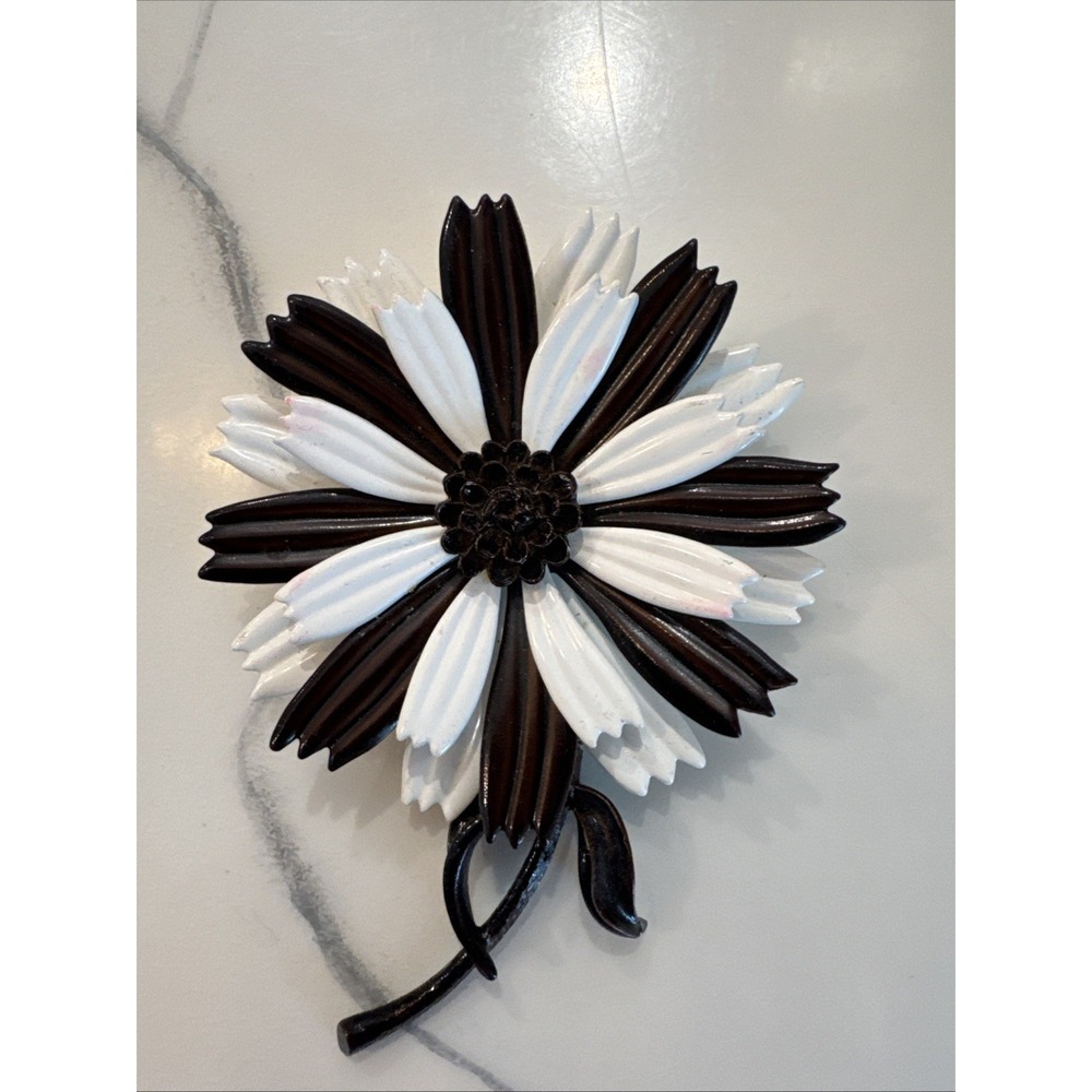 Vintage Hedy Brown & White Daisey Flower Pin Brooch